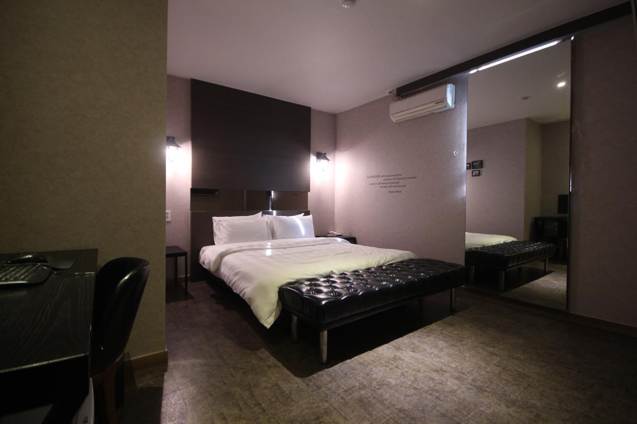 Paradise Hotel Gunsan Buitenkant foto