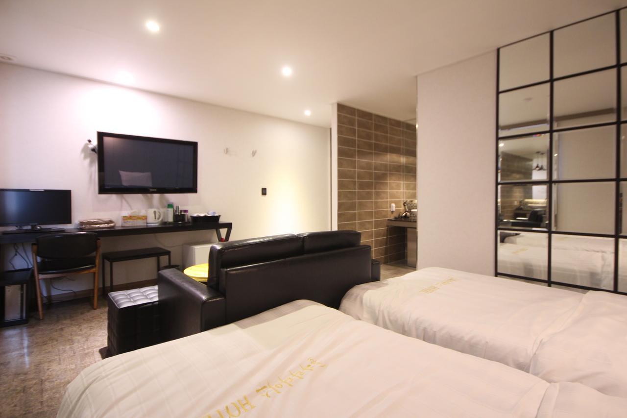Paradise Hotel Gunsan Buitenkant foto