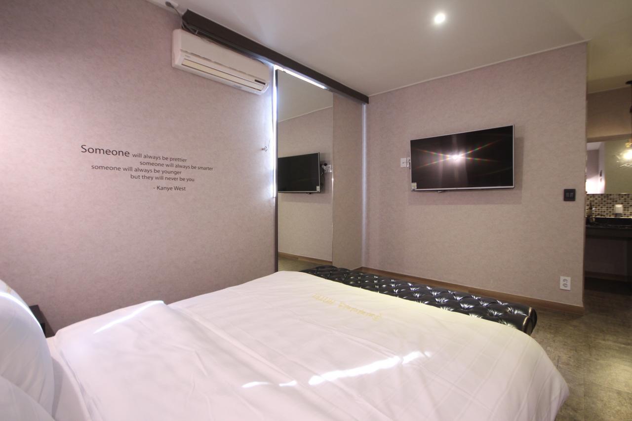 Paradise Hotel Gunsan Buitenkant foto